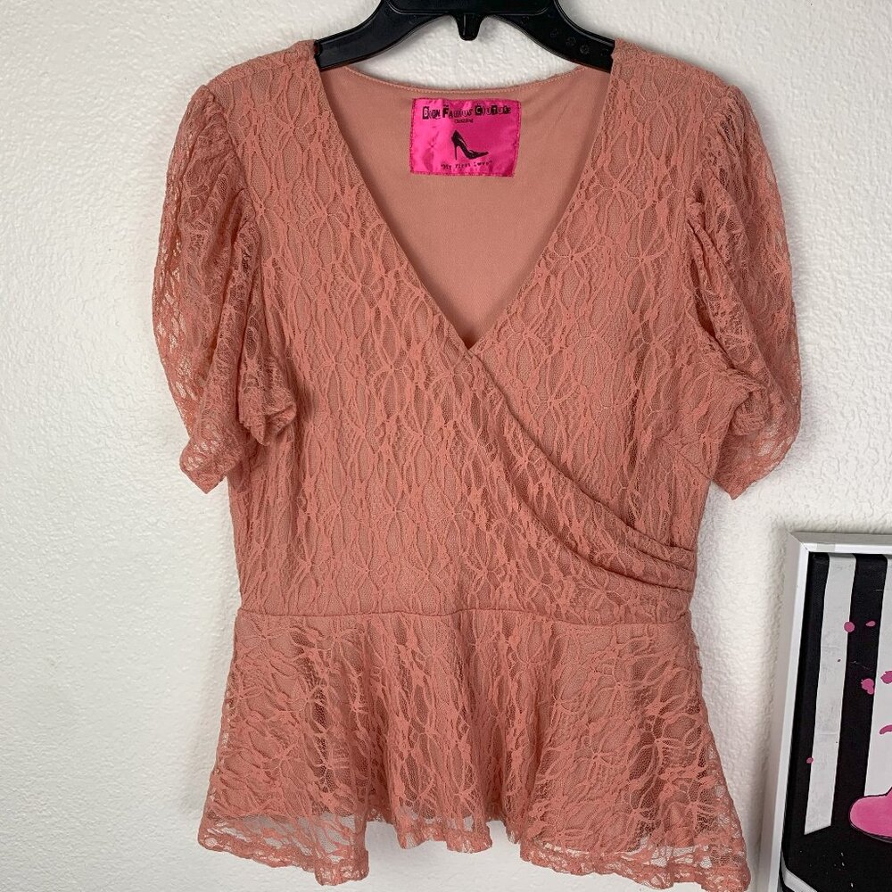 Born Famous Couture Top Pink puff sleeve "Lace" Size S Flowy V-Neck Flattering
